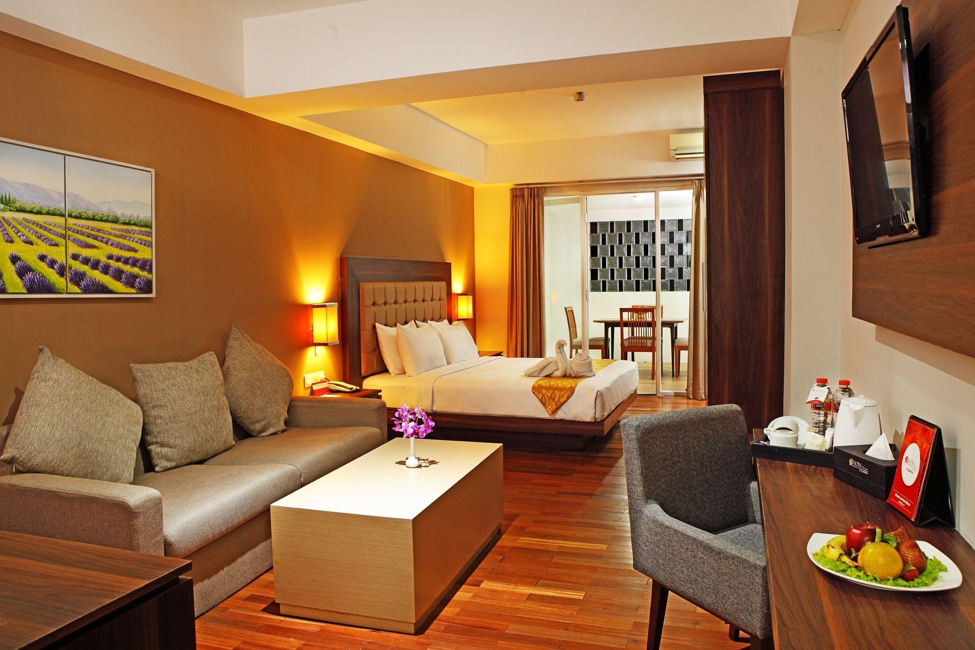 Luxury Malioboro Hotel Yogyakarta Exterior foto