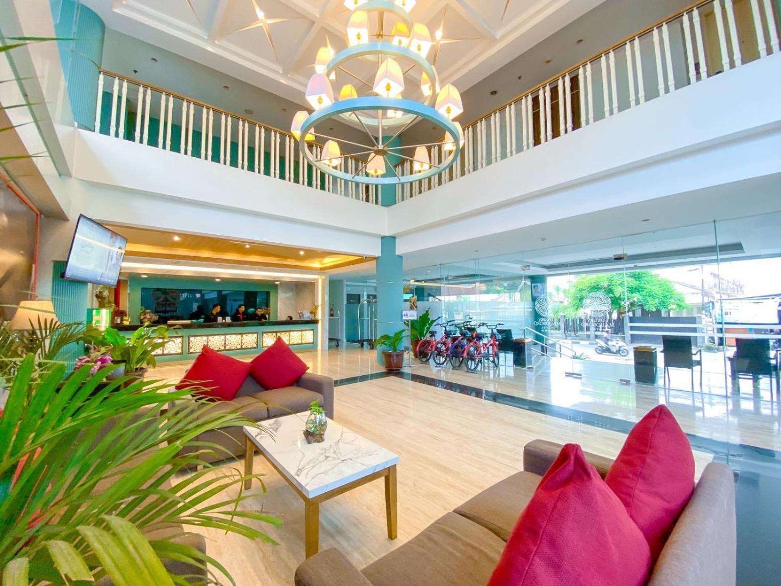 Luxury Malioboro Hotel Yogyakarta Exterior foto
