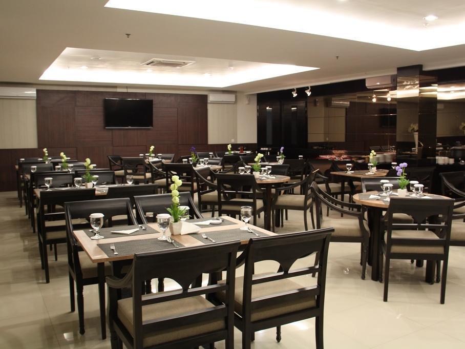 Luxury Malioboro Hotel Yogyakarta Exterior foto
