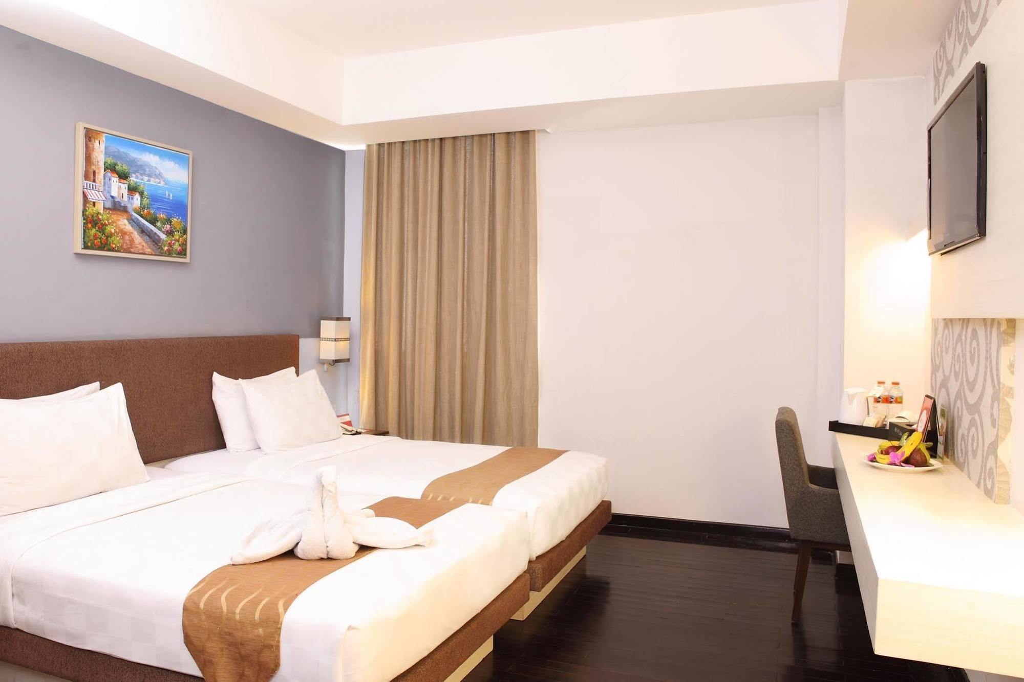 Luxury Malioboro Hotel Yogyakarta Exterior foto