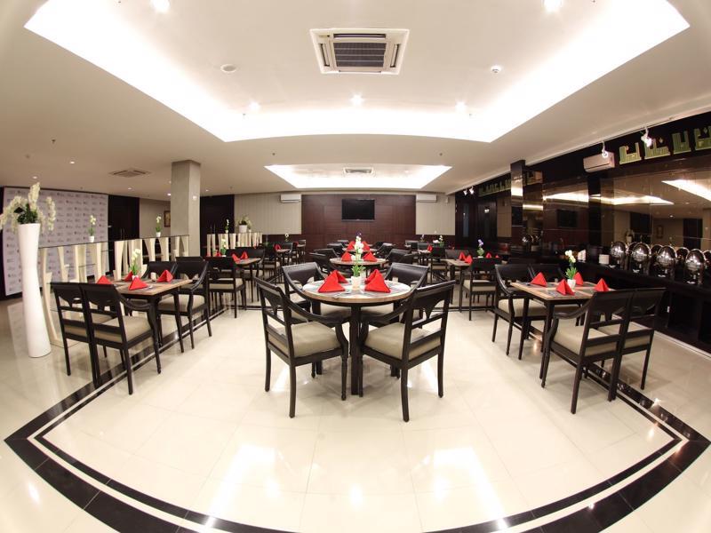 Luxury Malioboro Hotel Yogyakarta Exterior foto