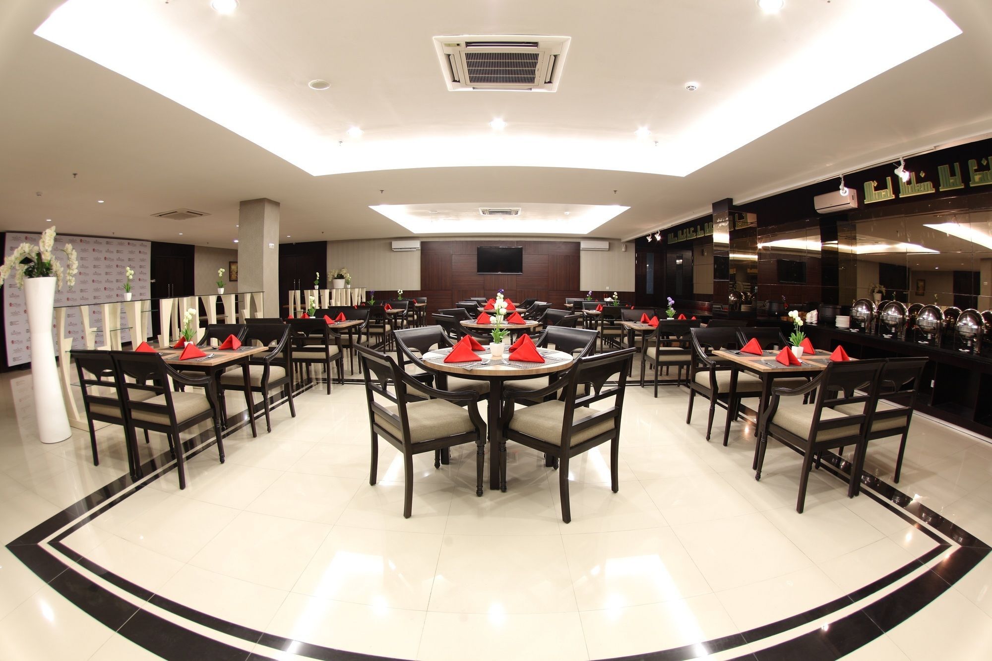 Luxury Malioboro Hotel Yogyakarta Exterior foto